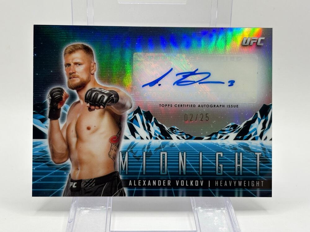 2024 Topps Midnight UFC Alexander Volkov Horizon Moonrise Refractor Auto 2/25 SP